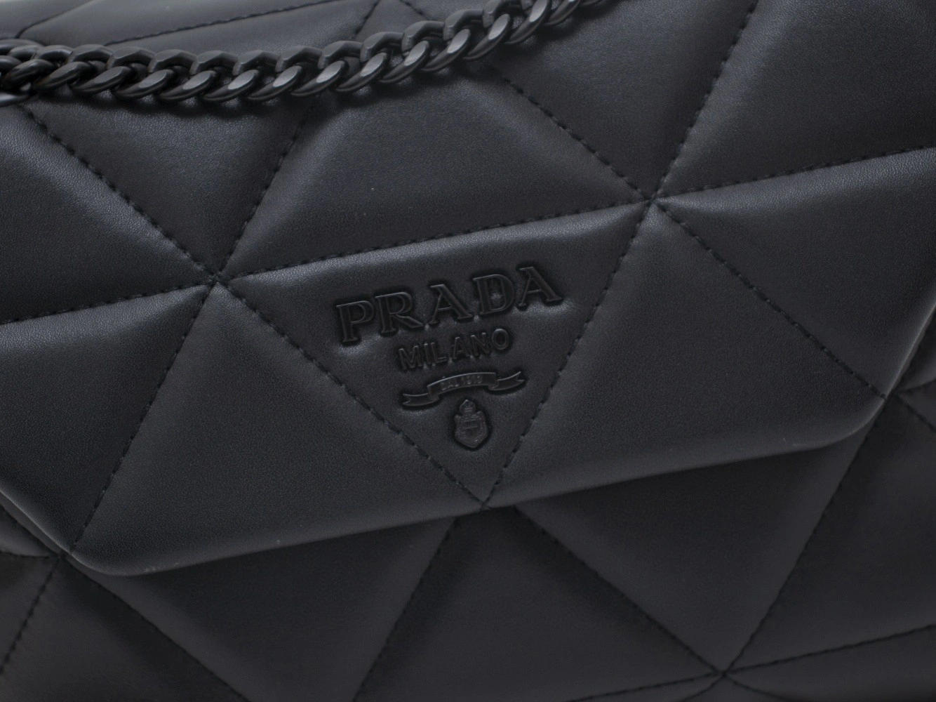 AIR- BD233 Lambskin item : BT-B225C2701W