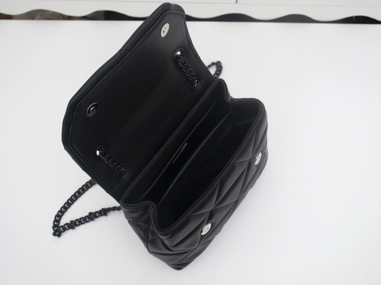 AIR- BD233 Lambskin item : BT-B225C2701W