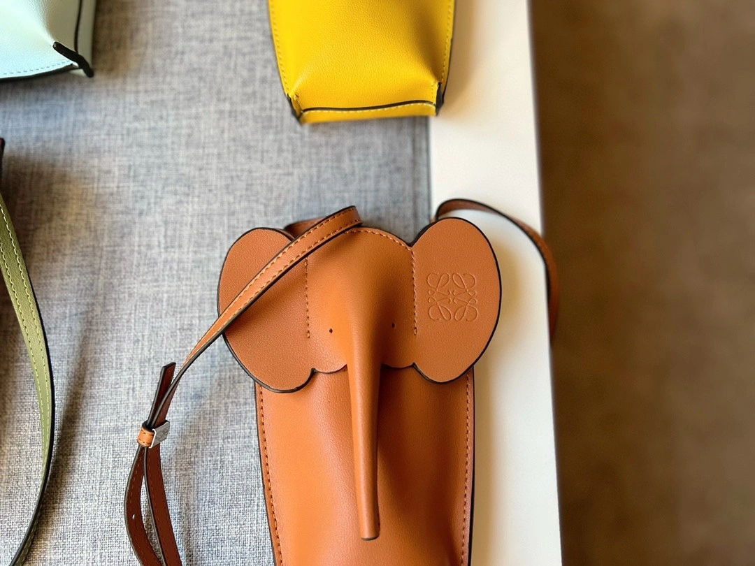 AIR- C623B02X03-2530 Calfskin item : BT-B264E1329W