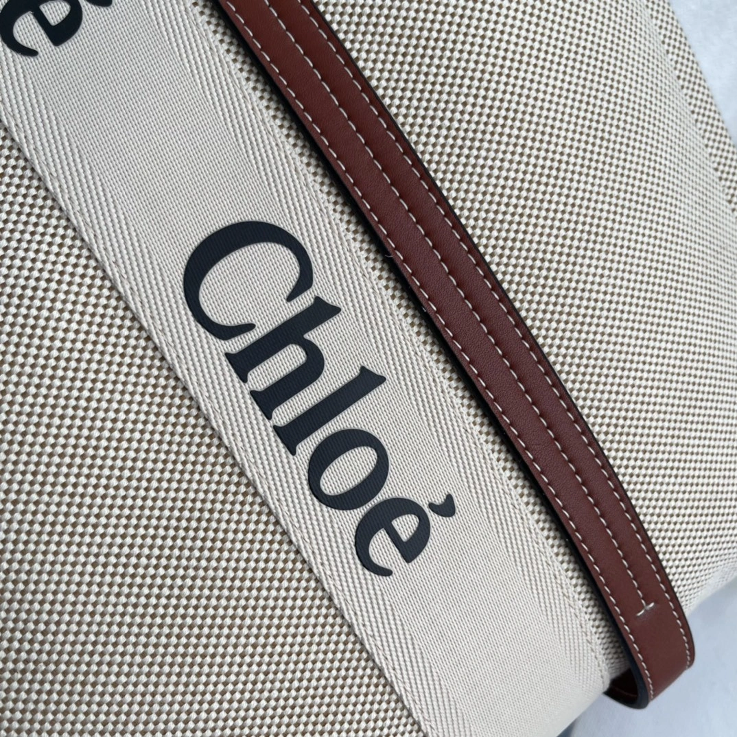 &AIR- CHC21US382E6690U Woody Tote Bag item : BT-B225D2322W