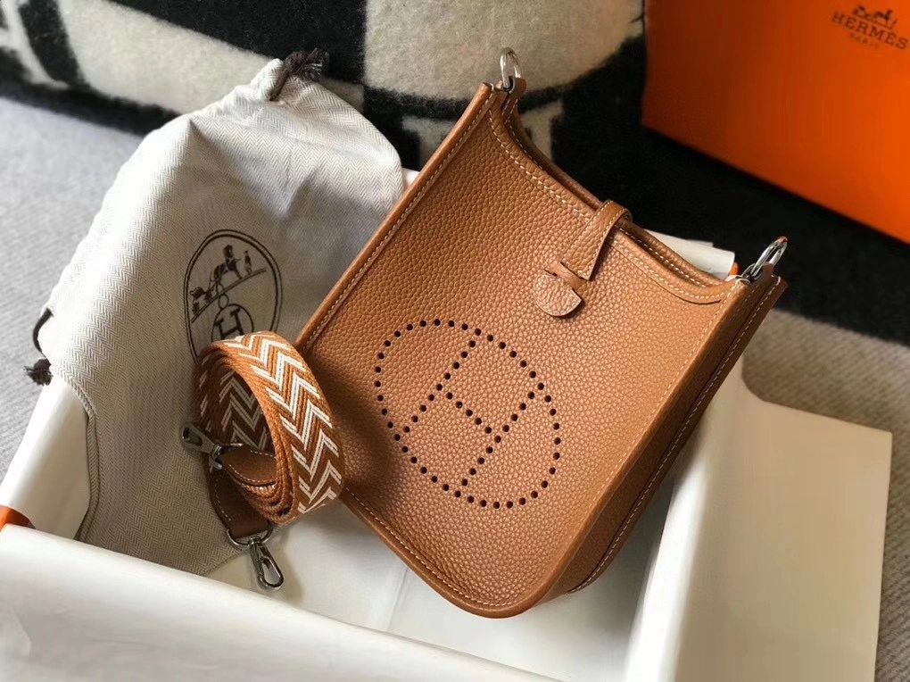 AIR- H077888CKAA cowhide Evelyne item : BT-B225D2307W