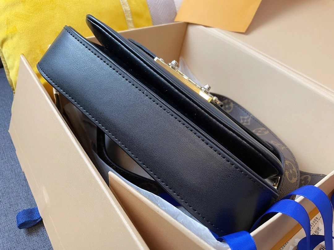 AIR- M20393 Pochette Métis item : BT-B225E1612W