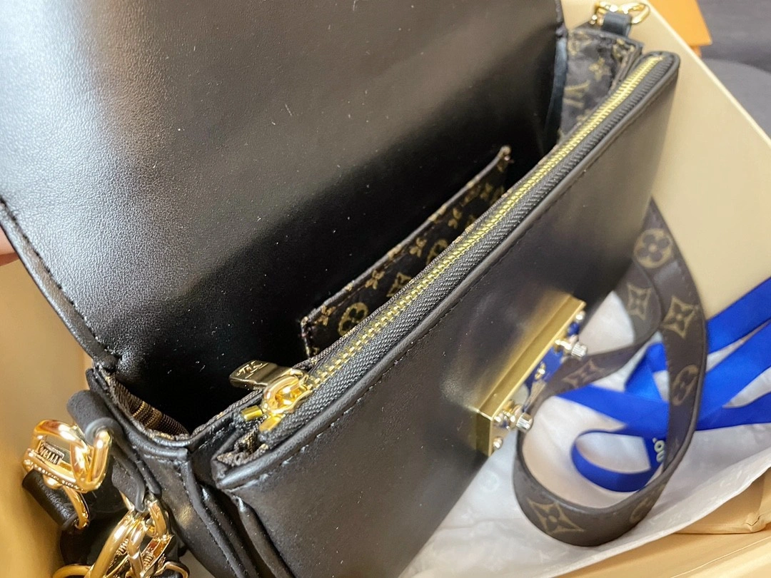 AIR- M20393 Pochette Métis item : BT-B225E1612W