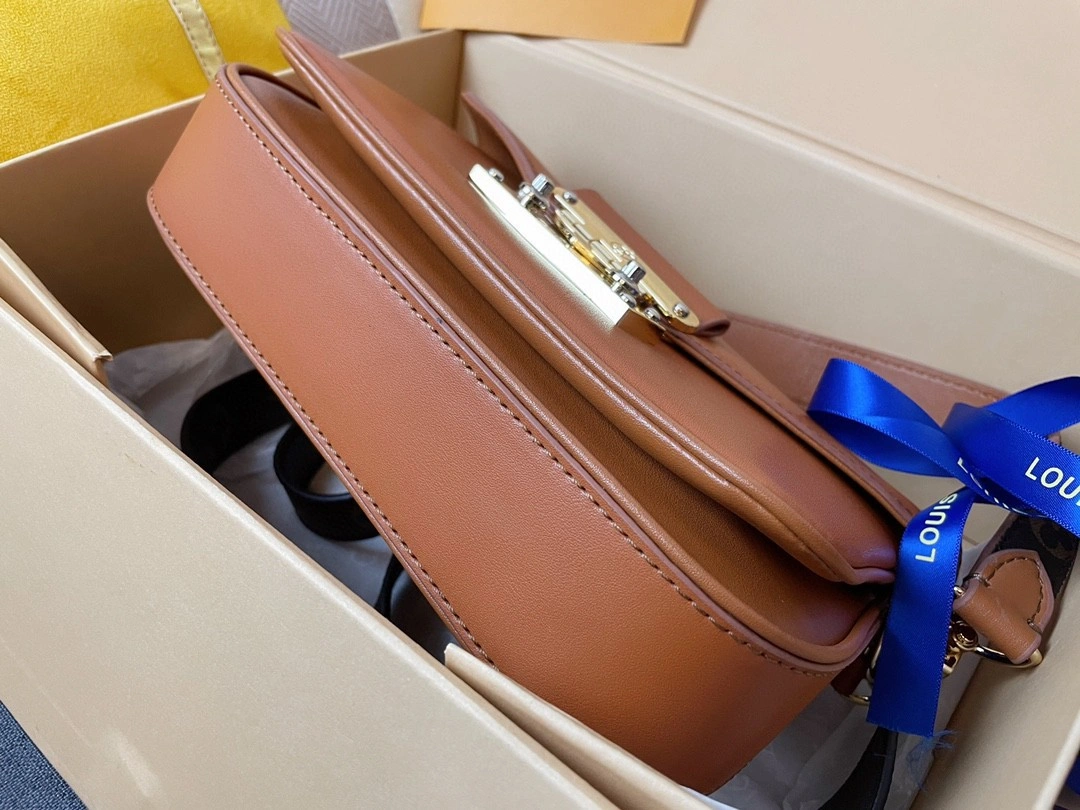 AIR- M20396 Pochette Métis item : BT-B225E1613W