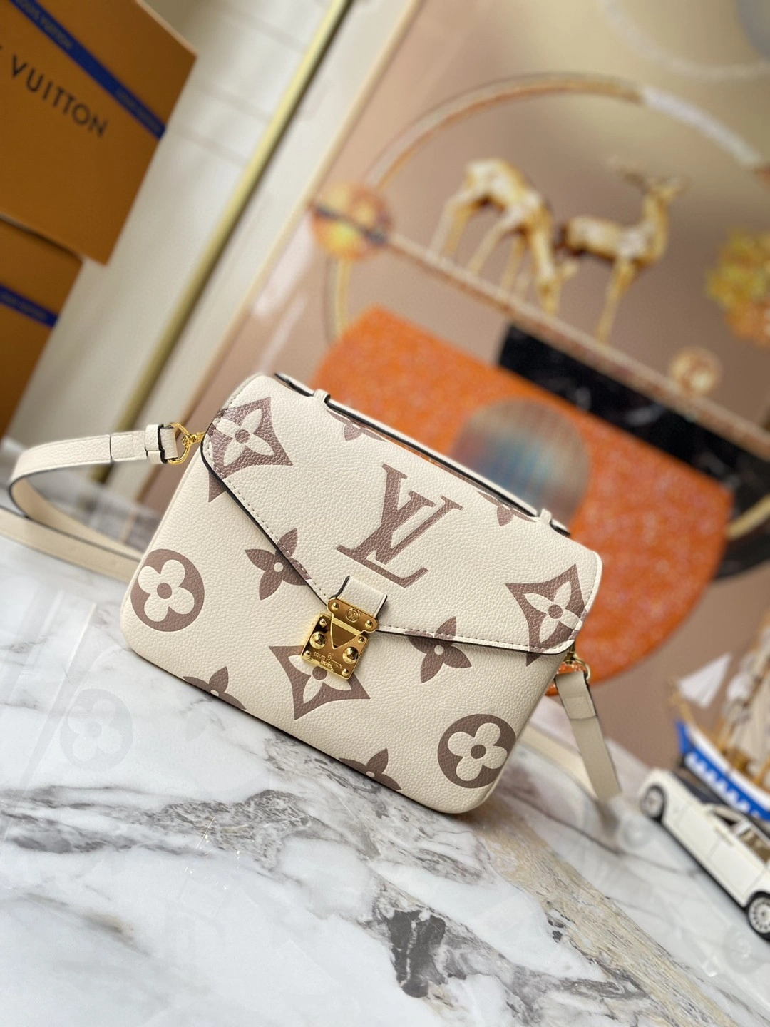 AIR- M45596 Pochette Metis item : BT-B225D3004W