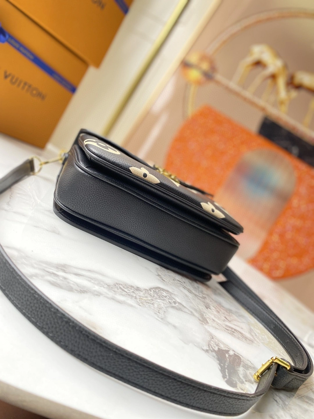 AIR- M45773 Pochette Metis item : BT-B225D3005W