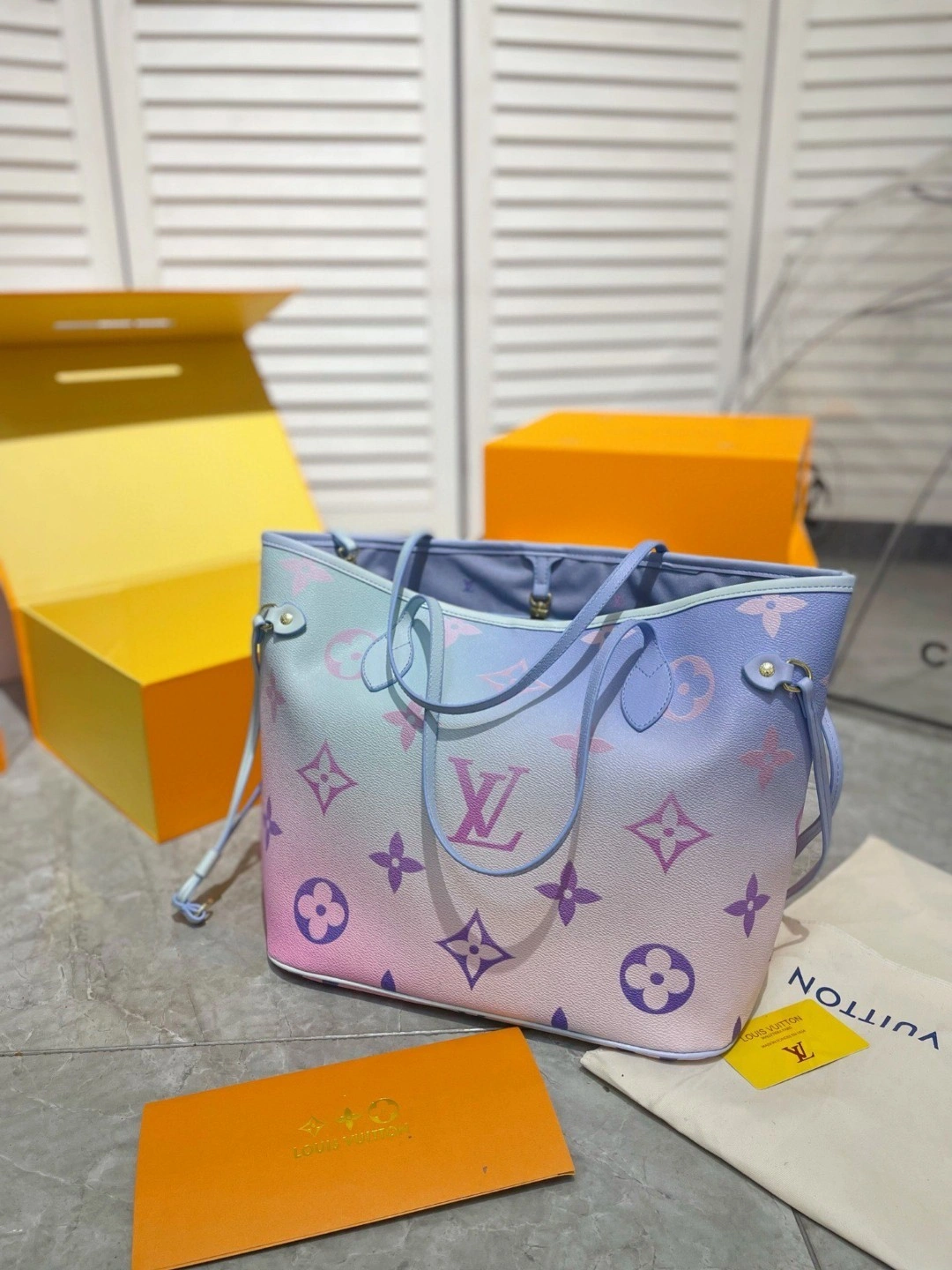 &AIR- M46077 Neverfull item : BT-B299E3035W