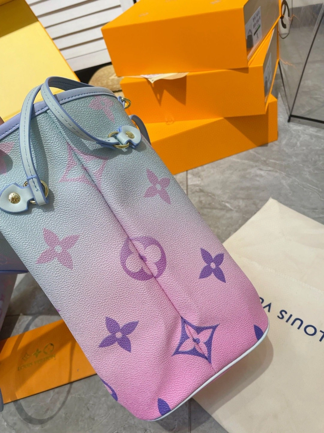 &AIR- M46077 Neverfull item : BT-B299E3035W