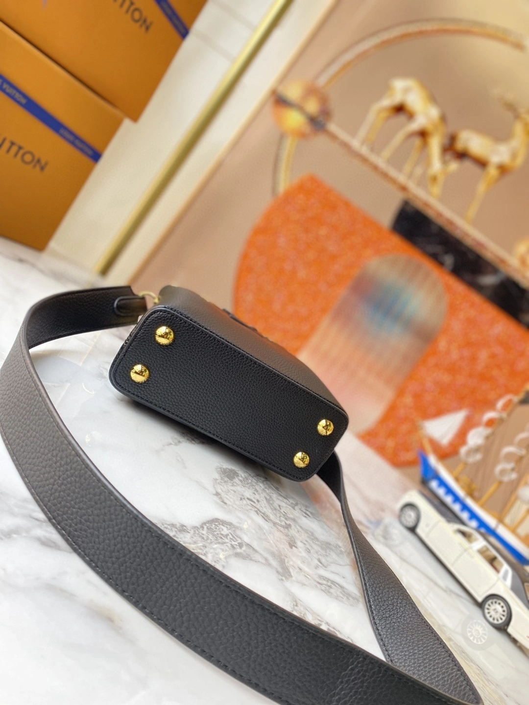 AIR- M56669 Capucines item : BT-B225D3009W