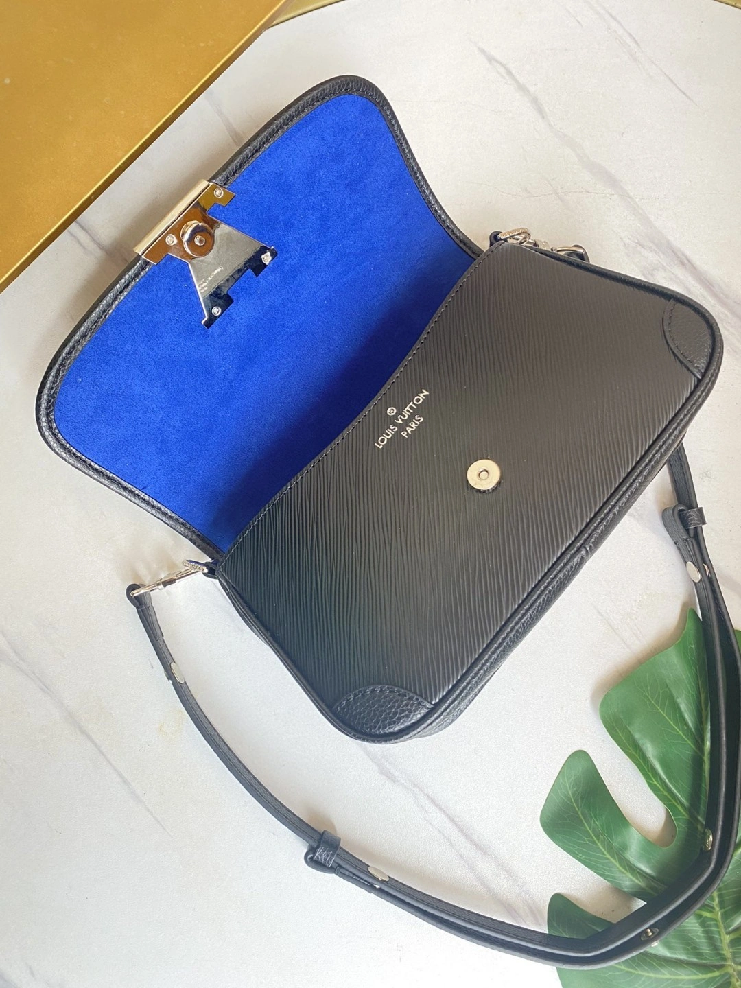 AIR- M59386 item : BT-B225E2618W