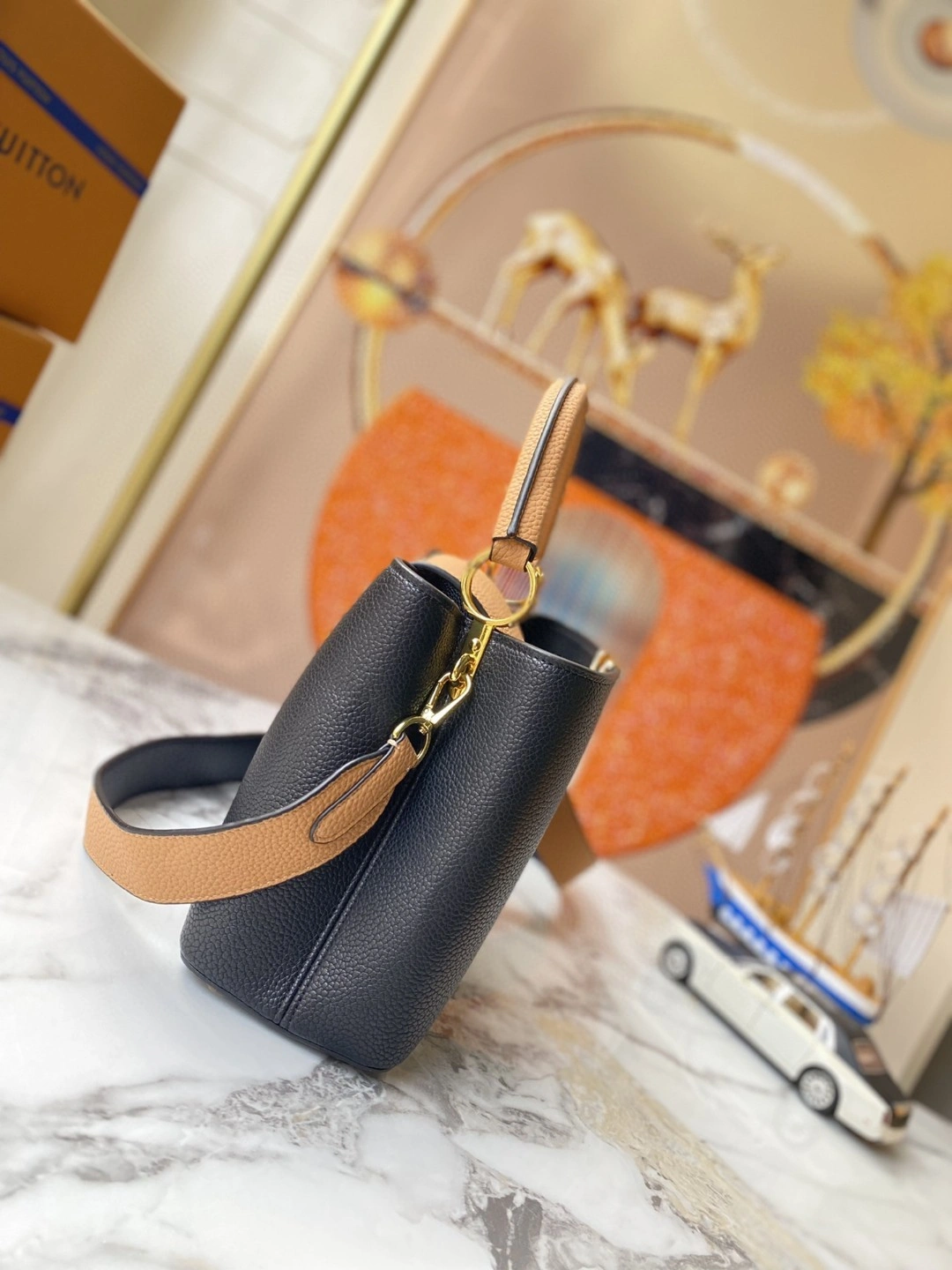 AIR- M59466 cowhide Capucines item : BT-B225D3007W