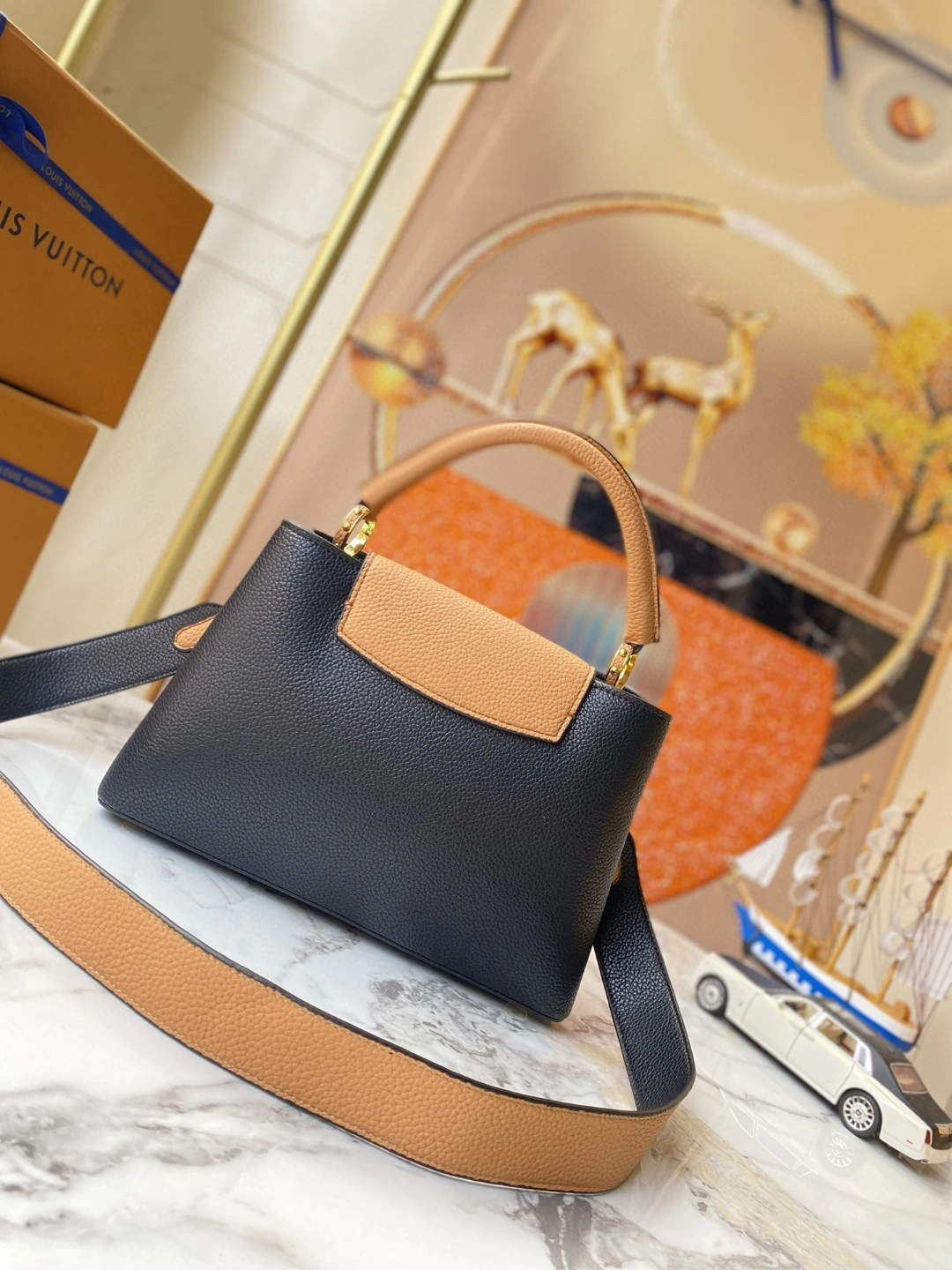 AIR- M59466 cowhide Capucines item : BT-B225D3007W