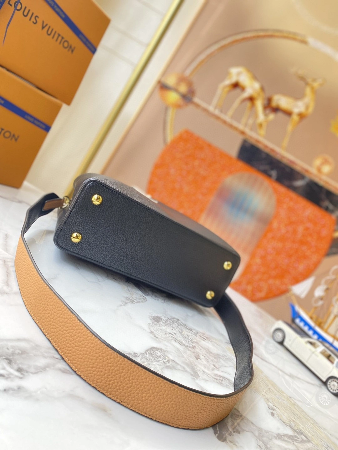 AIR- M59466 cowhide Capucines item : BT-B225D3007W