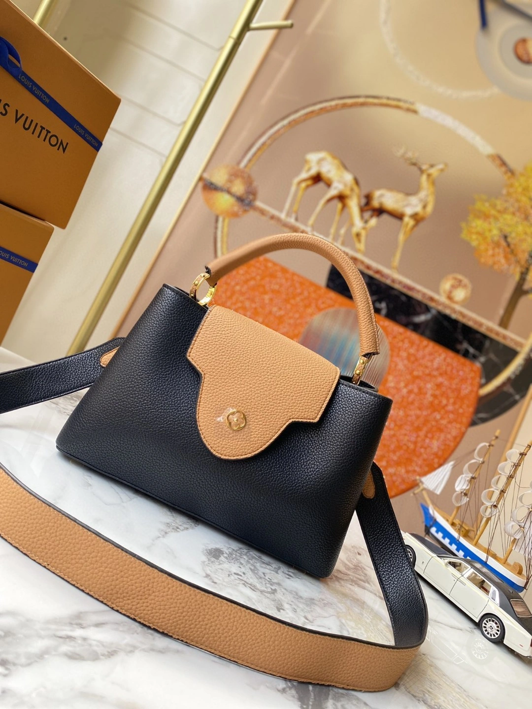 AIR- M59466 cowhide Capucines item : BT-B225D3007W