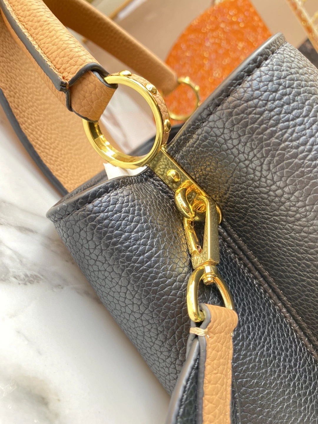 AIR- M59466 cowhide Capucines item : BT-B225D3007W