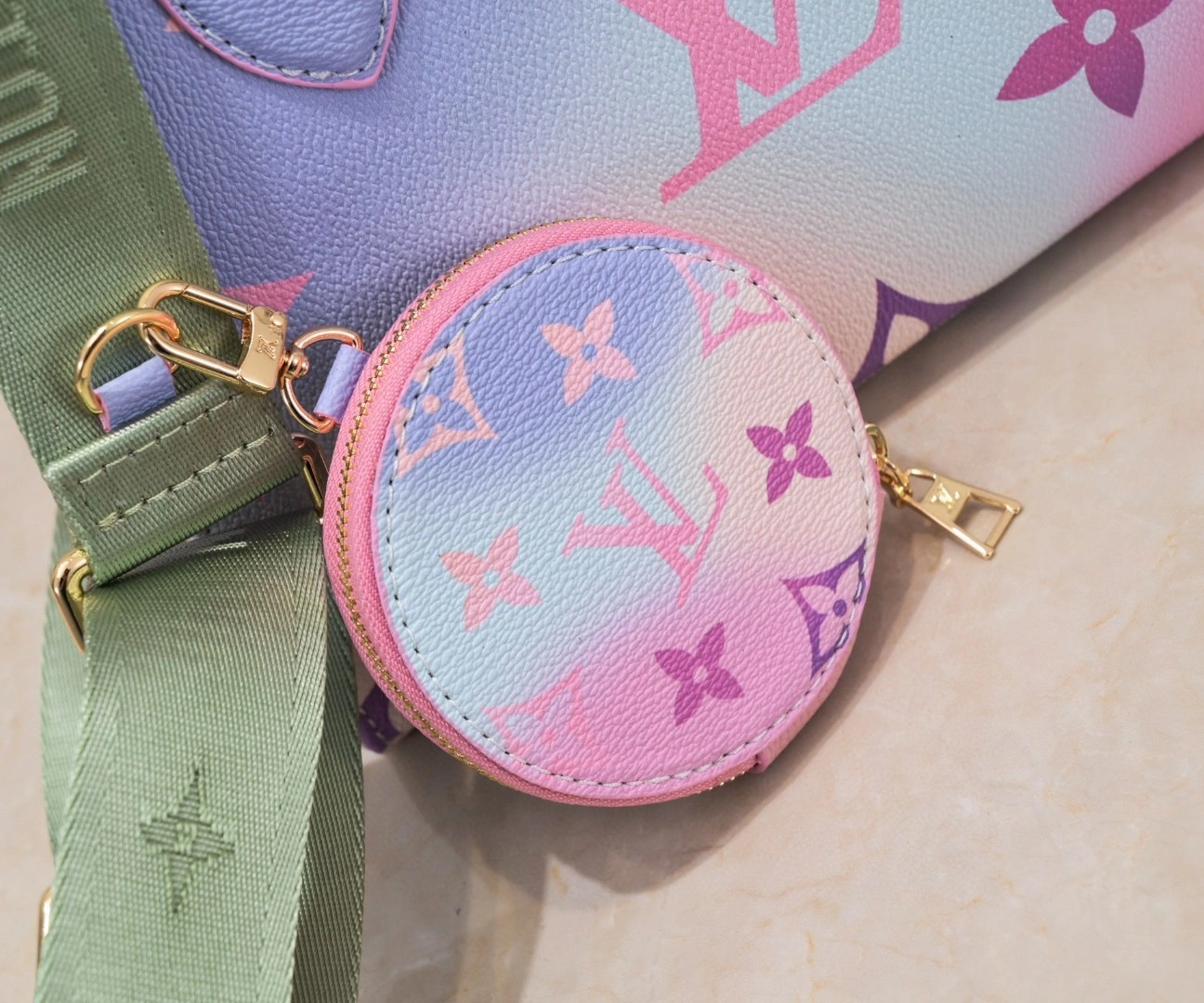 AIR- M59856 OnTheGo item : BT-B000E2749W