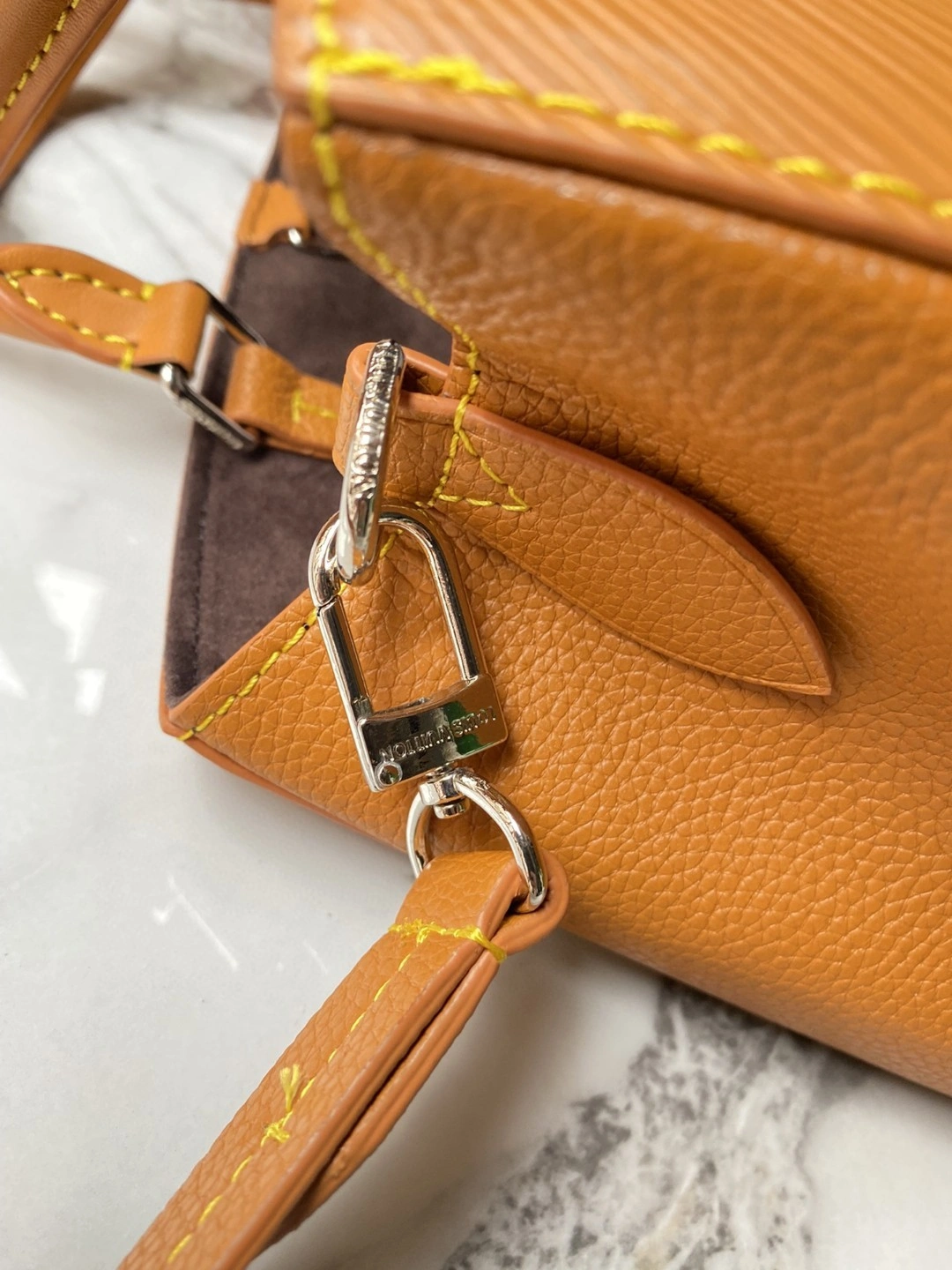 AIR- M59953 Marelle Tote item : BT-B225E2619W