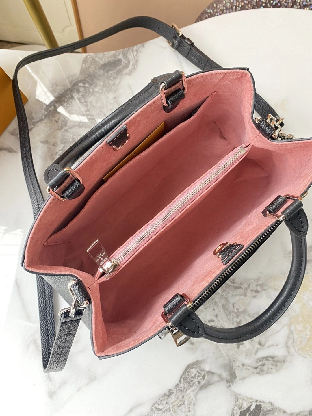 AIR- M59954 Marelle Tote item : BT-B225E2621W