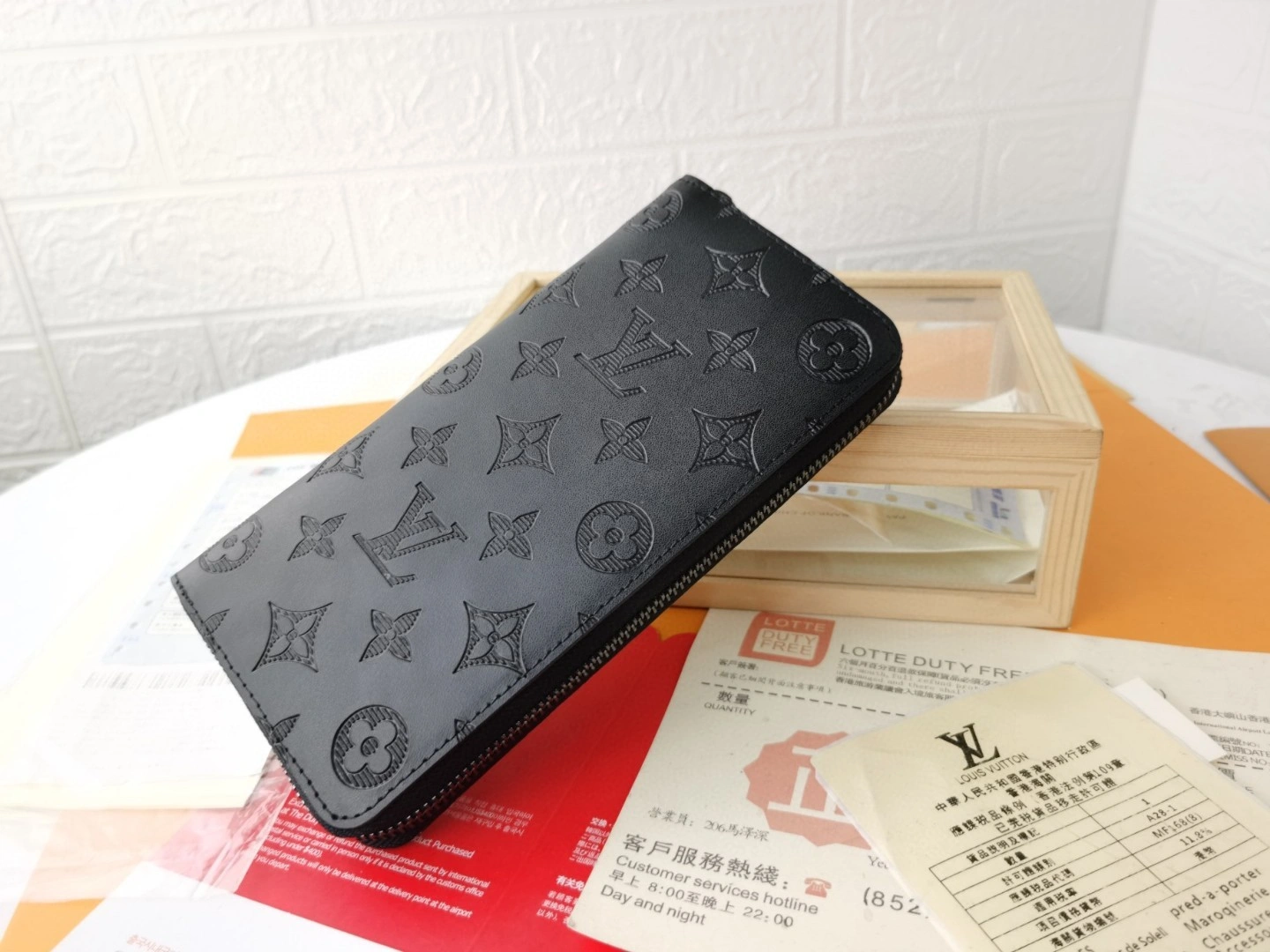 AIR- M62902 Calfskin ZIPPY item : BT-B225E0602W