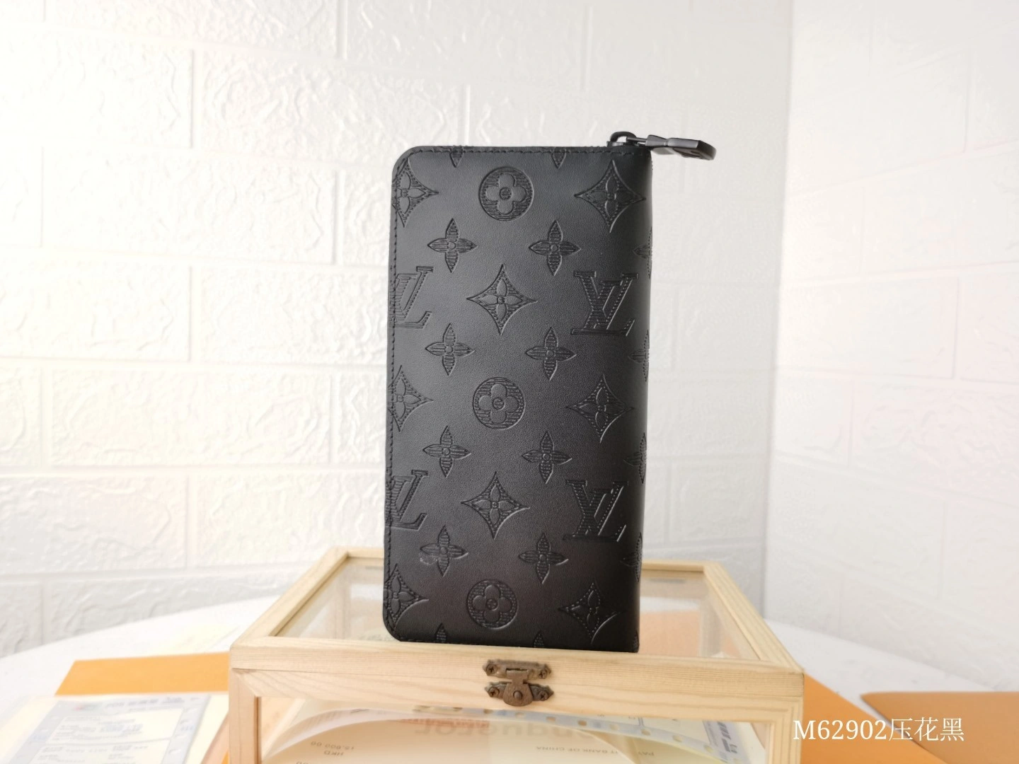 AIR- M62902 Calfskin ZIPPY item : BT-B225E0602W