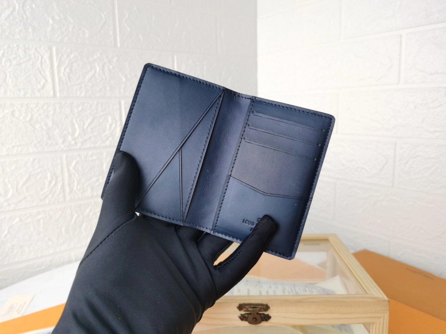 AIR- M80421 Calfskin item : BT-B225E0605W