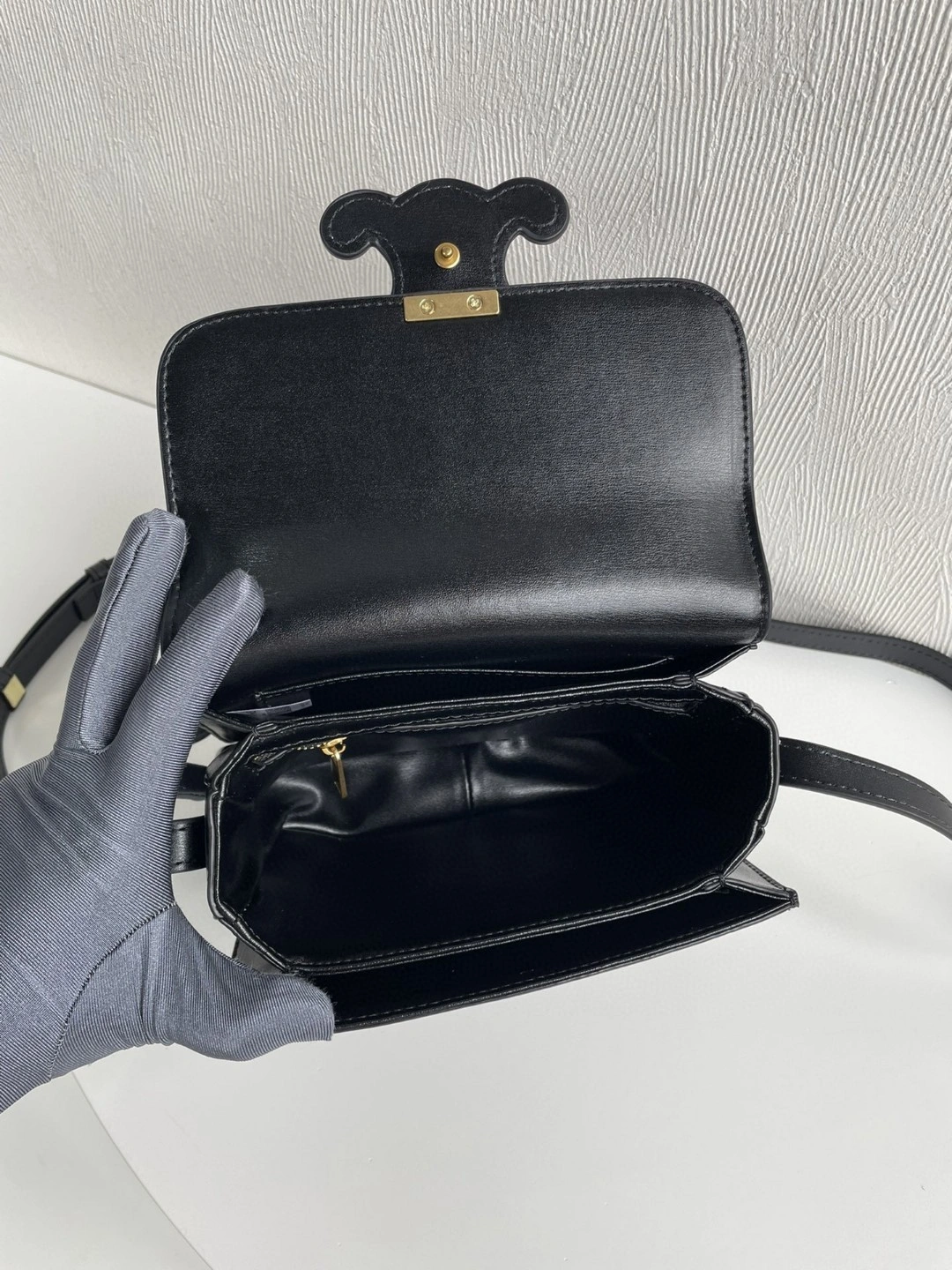 &AIR-199233BF4-38NO Calfskin TRIOMPHE item : BT-B225F0572W