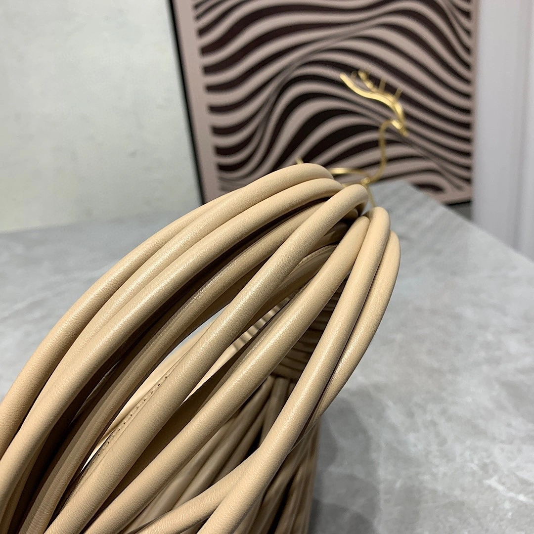 AIR-680934V1H109776 sheephide item : BT-B225F0516W