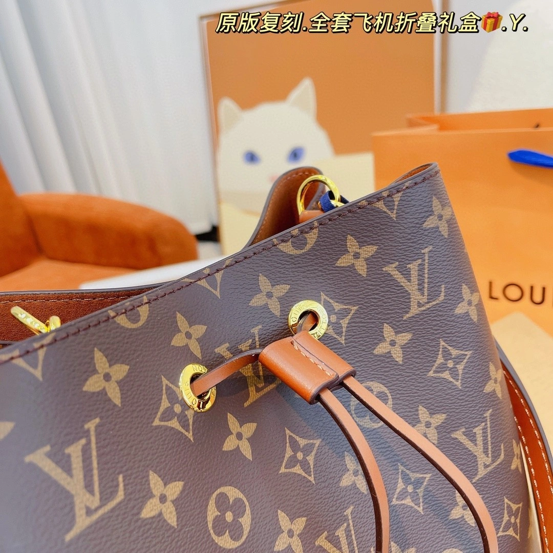 &AIR-M44887 Calfskin item : BT-B299F0512W