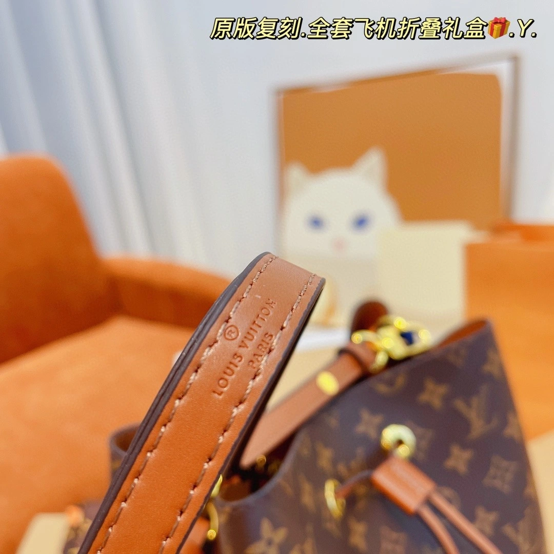 &AIR-M44887 Calfskin item : BT-B299F0512W