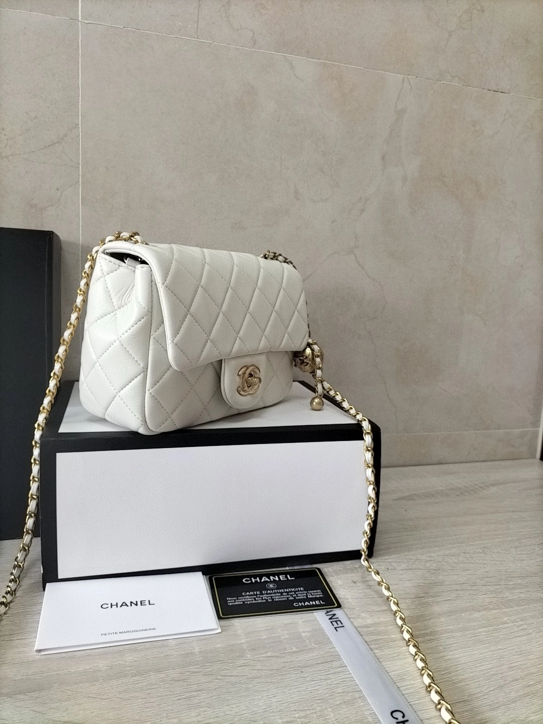 AS1786-B02916-10601 cowhide item : BT-B225D0743W