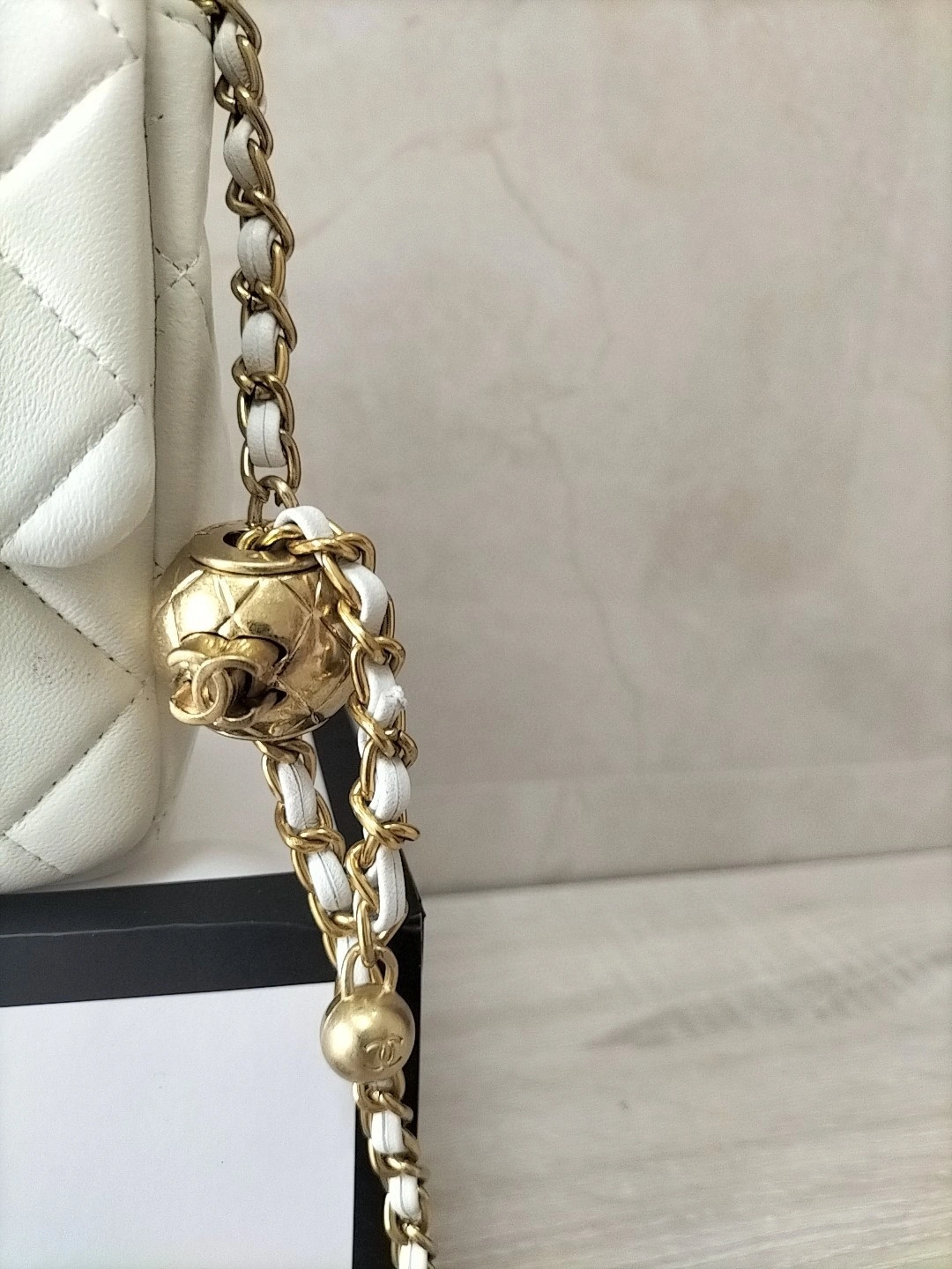AS1786-B02916-10601 cowhide item : BT-B225D0743W