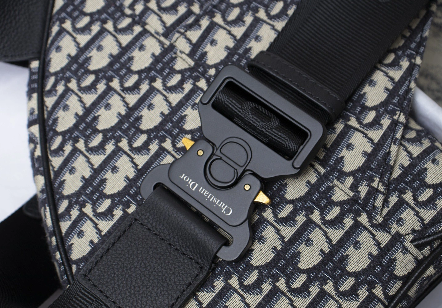&Air--- 1ADPO093YKY-H00N Calfskin item : A-B328H2009A