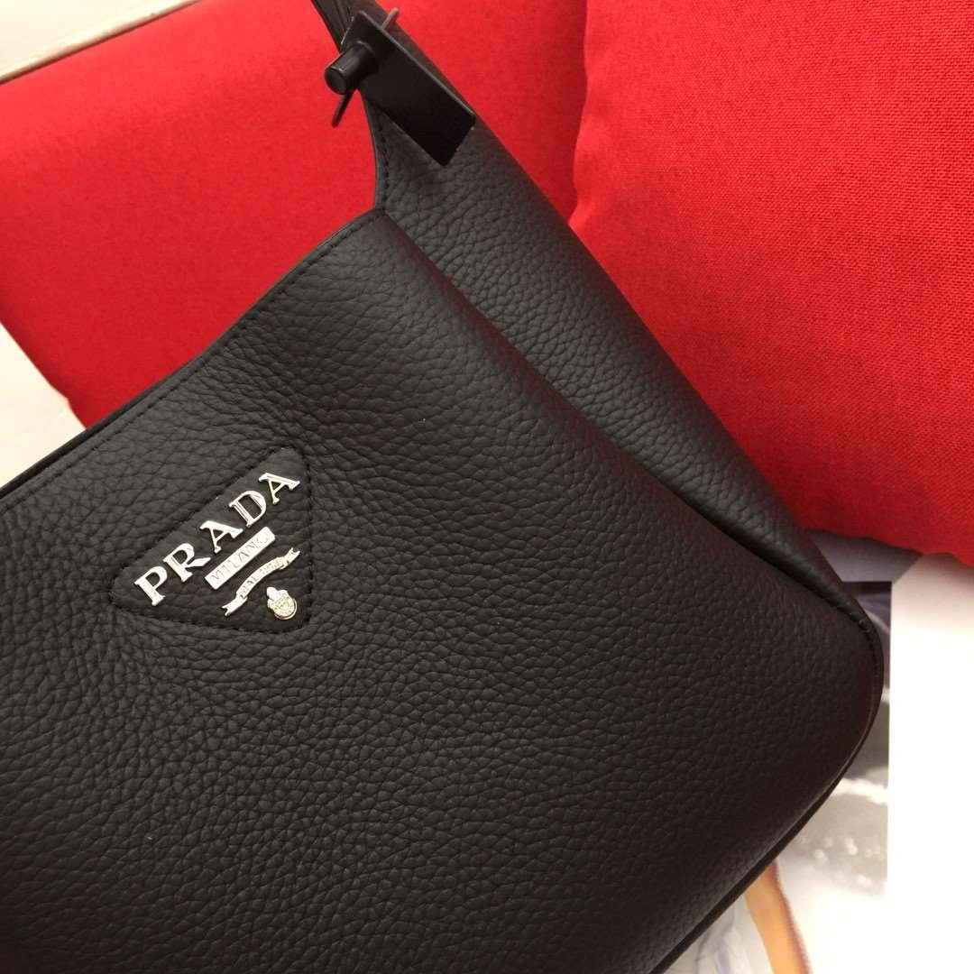 *Air--- 1BC127 Calfskin item : A-B00I0106A