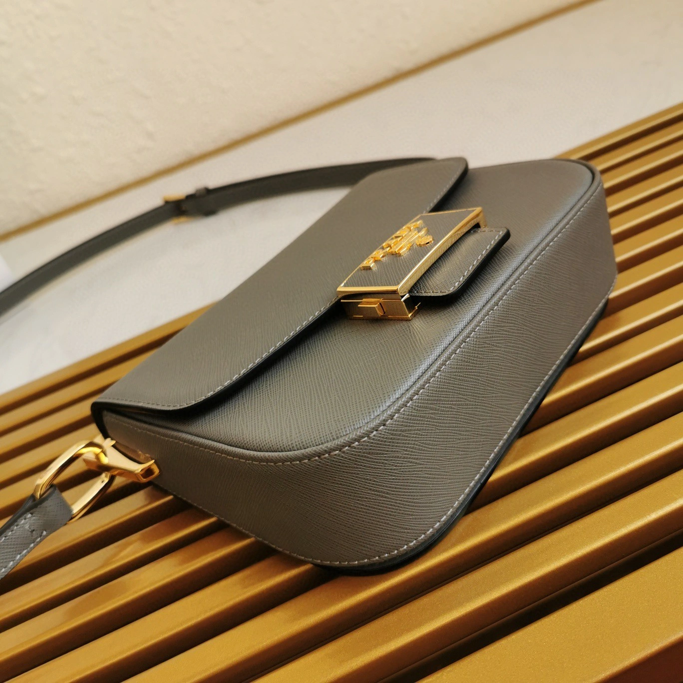 Air--- 1BD217 item : A-B328I0136A