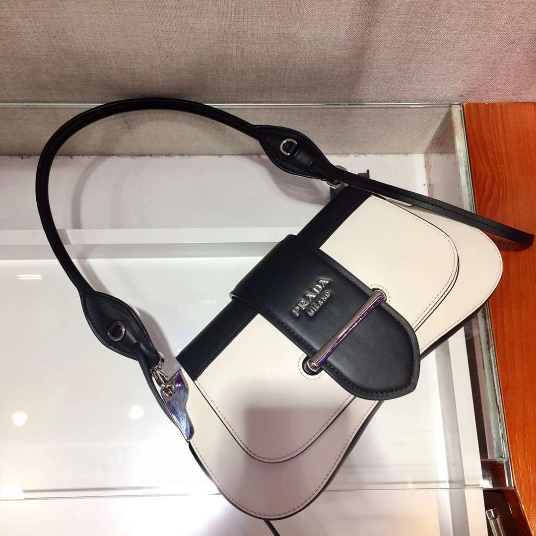 *Air--- 1BD908 Calfskin item : A-B328H2605A