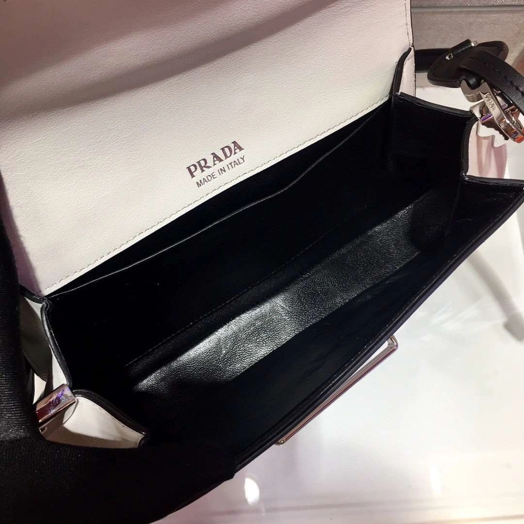 *Air--- 1BD908 Calfskin item : A-B328H2605A