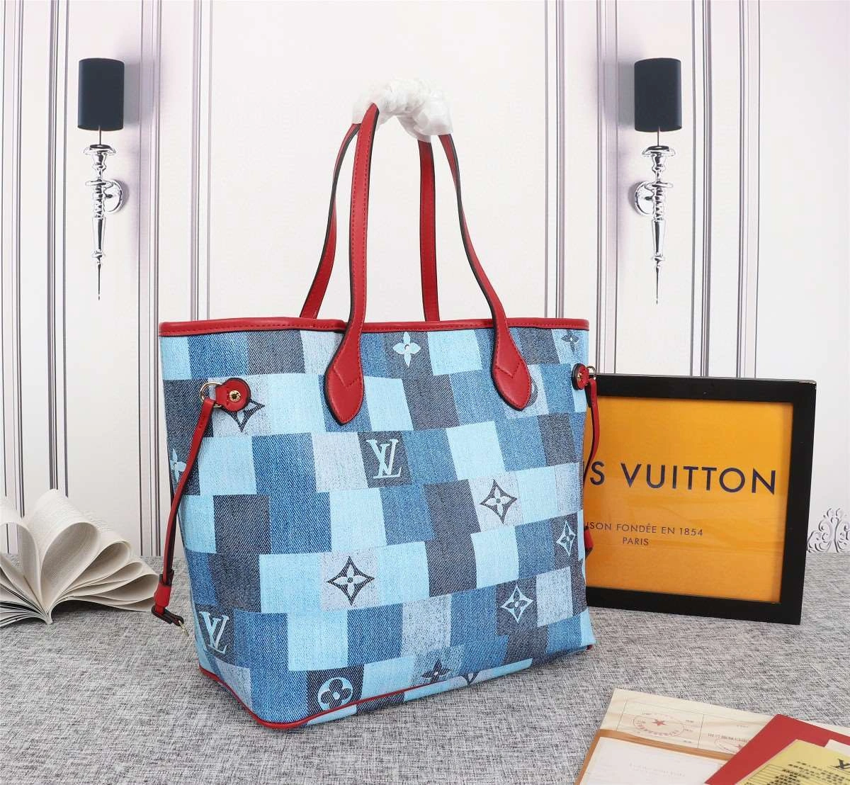 *Air--- 44981Neverfull item : A-B257G3033