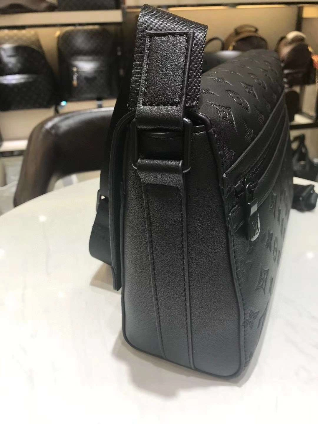 *Air--- M44729 cowhide item : A-B257H0228