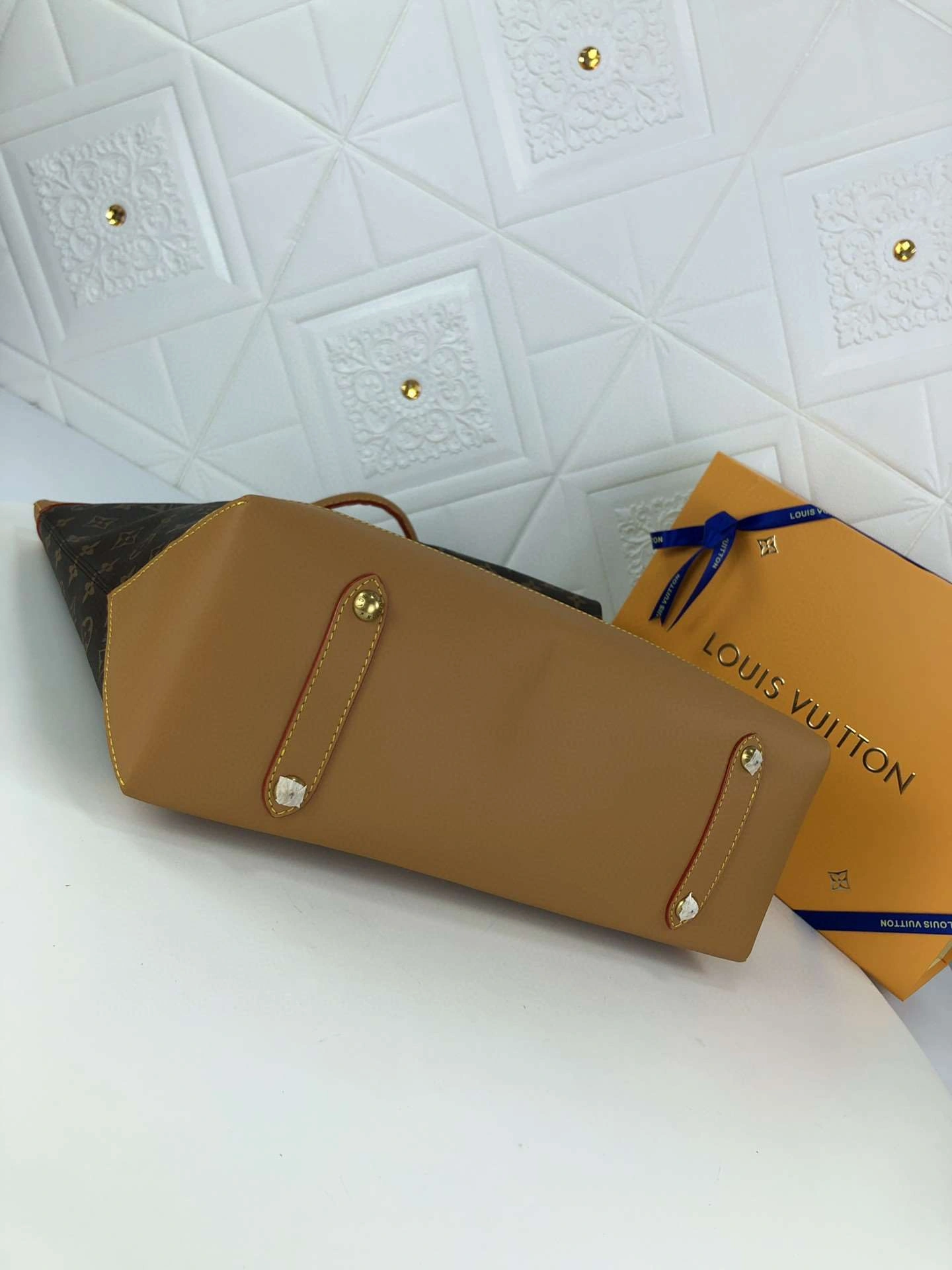 *Air--- M44878 cowhide item : A-B00H0182