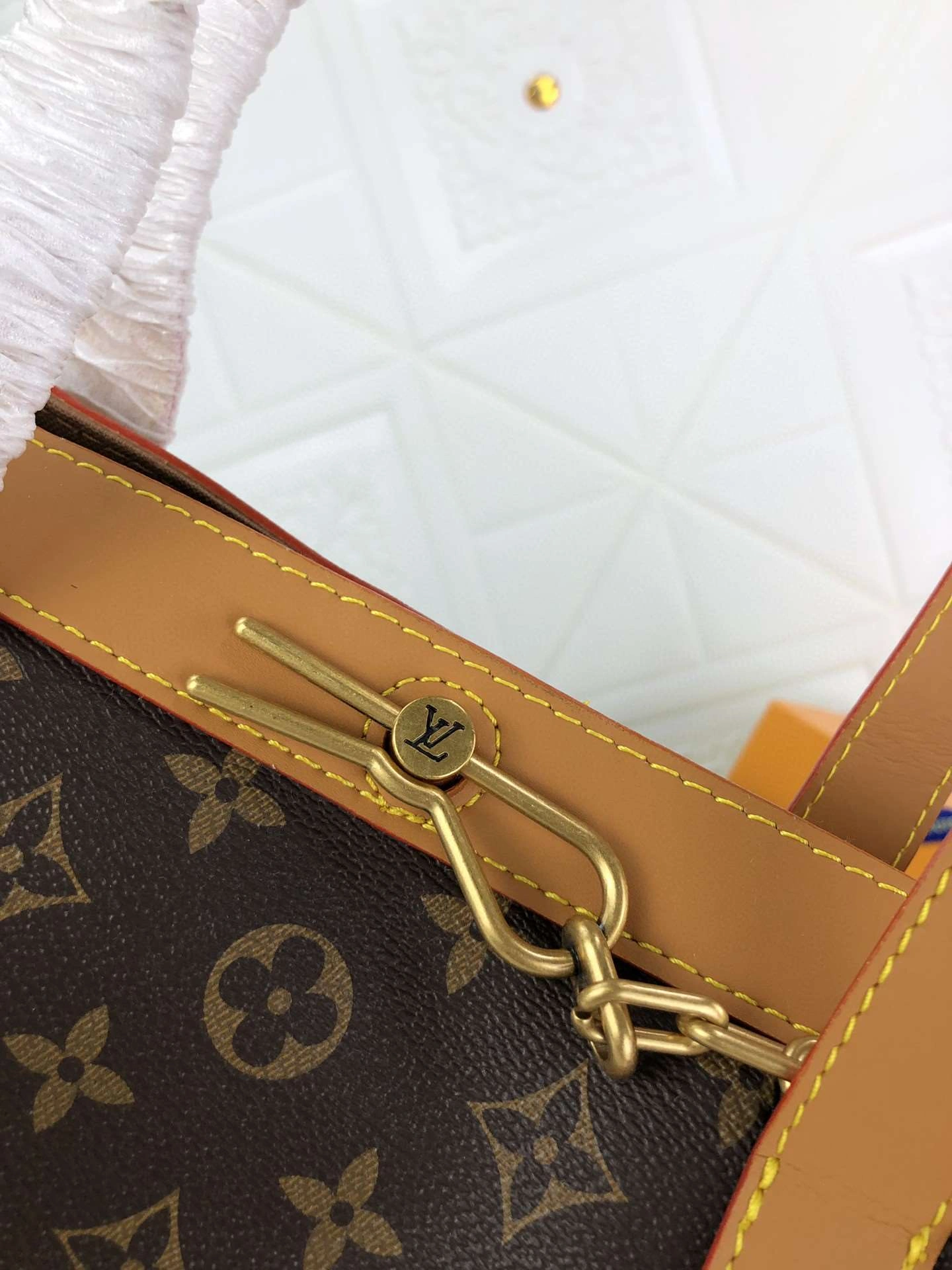 *Air--- M44878 cowhide item : A-B00H0182