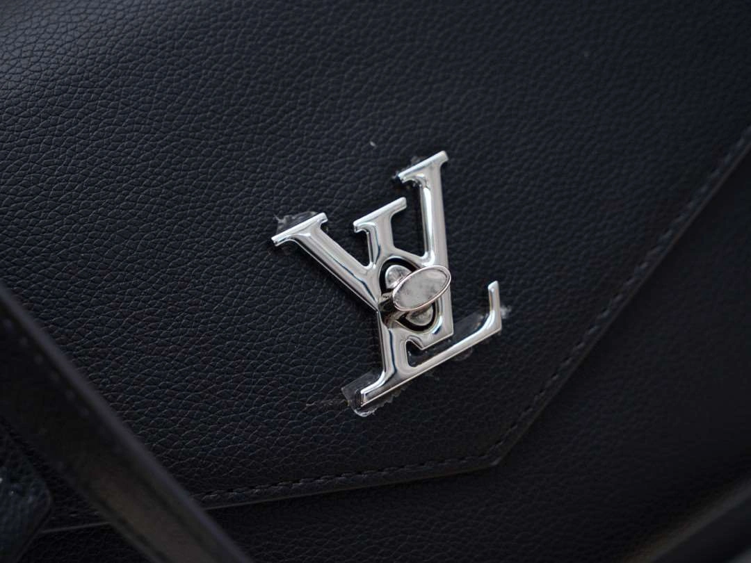 *Air--- M54849 cowhide item : A-B257H0235