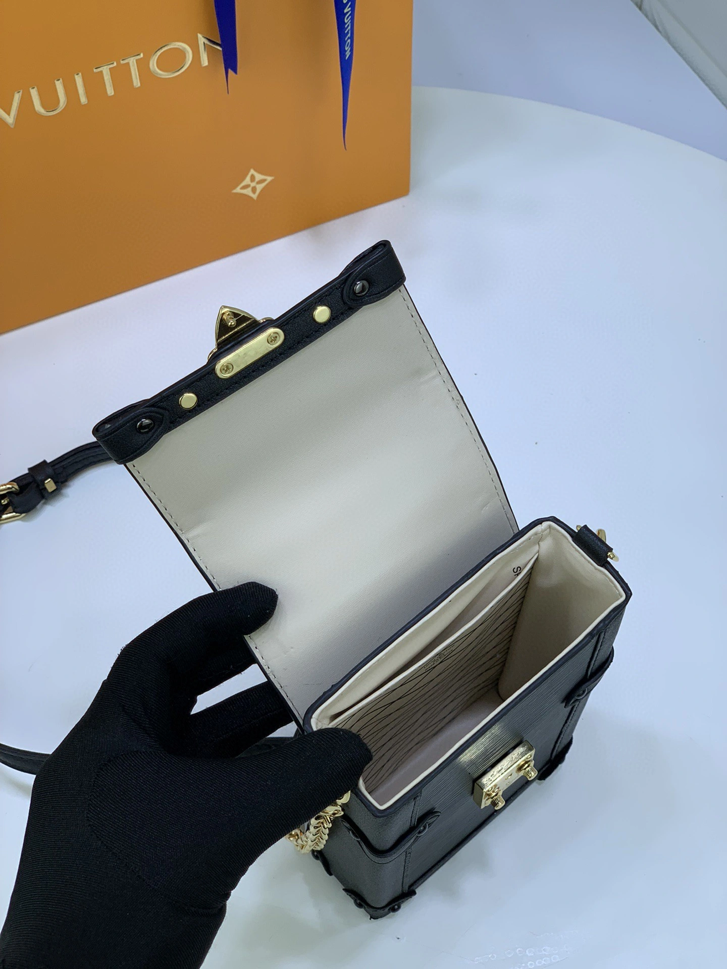 Air--- M67871 item : A-B00H0312