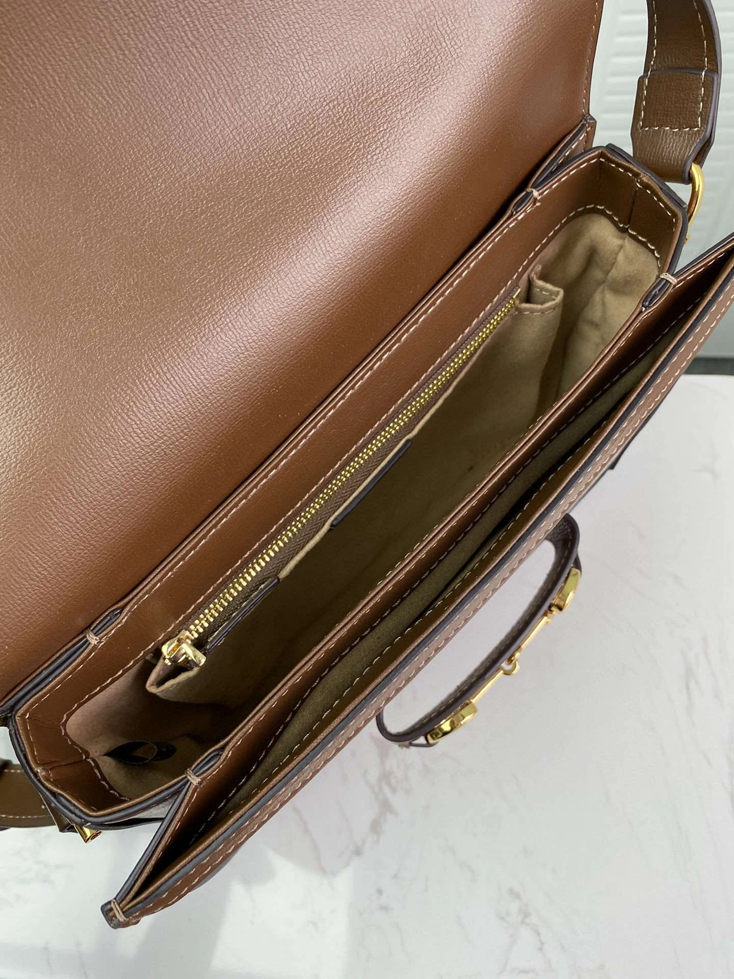 *Air---602204 item : A-B00H0232