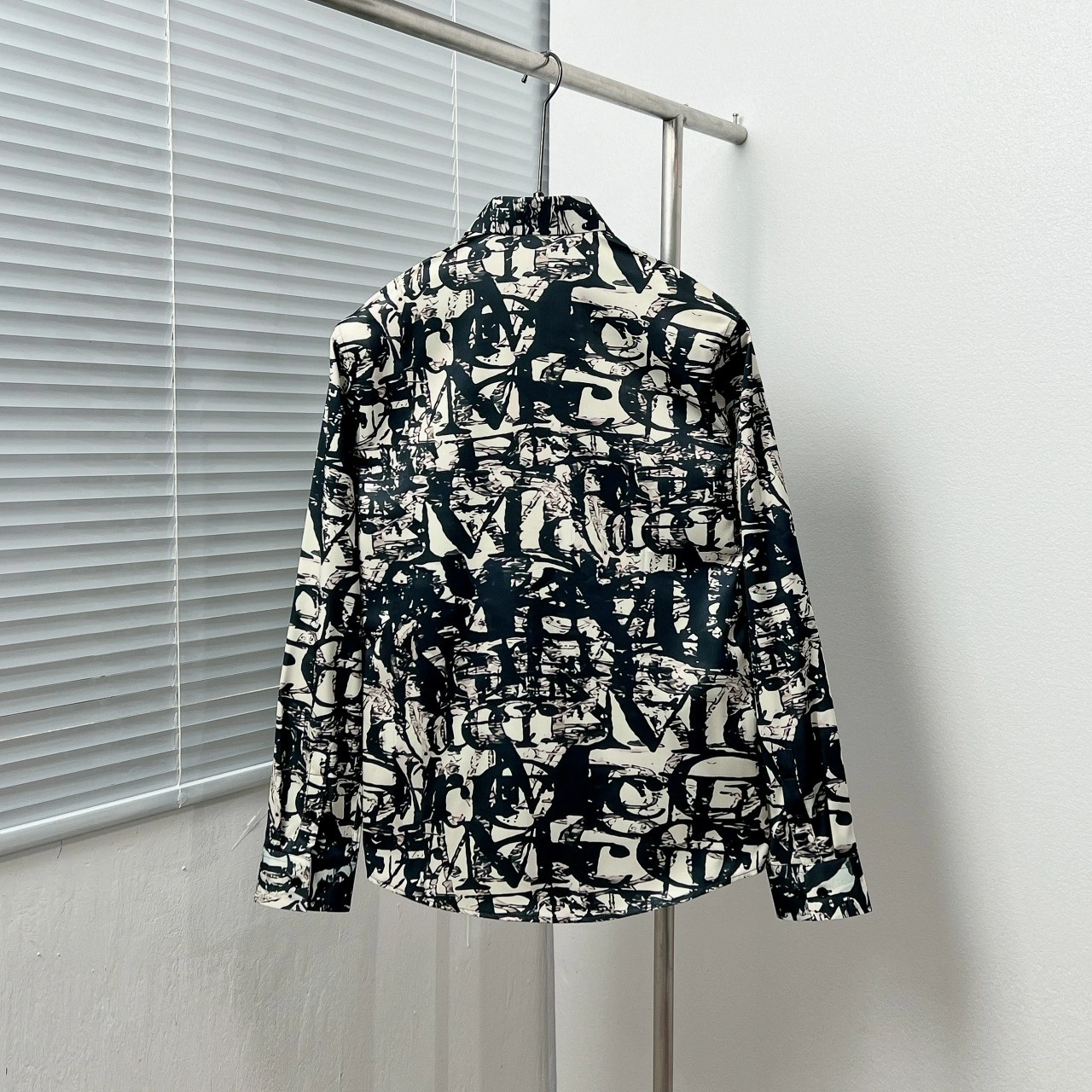 Air-- 73Qu559 item: E-F210C0805