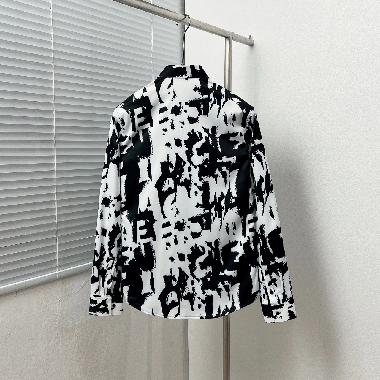 Air-- 73Qu559 item: E-F210C0806