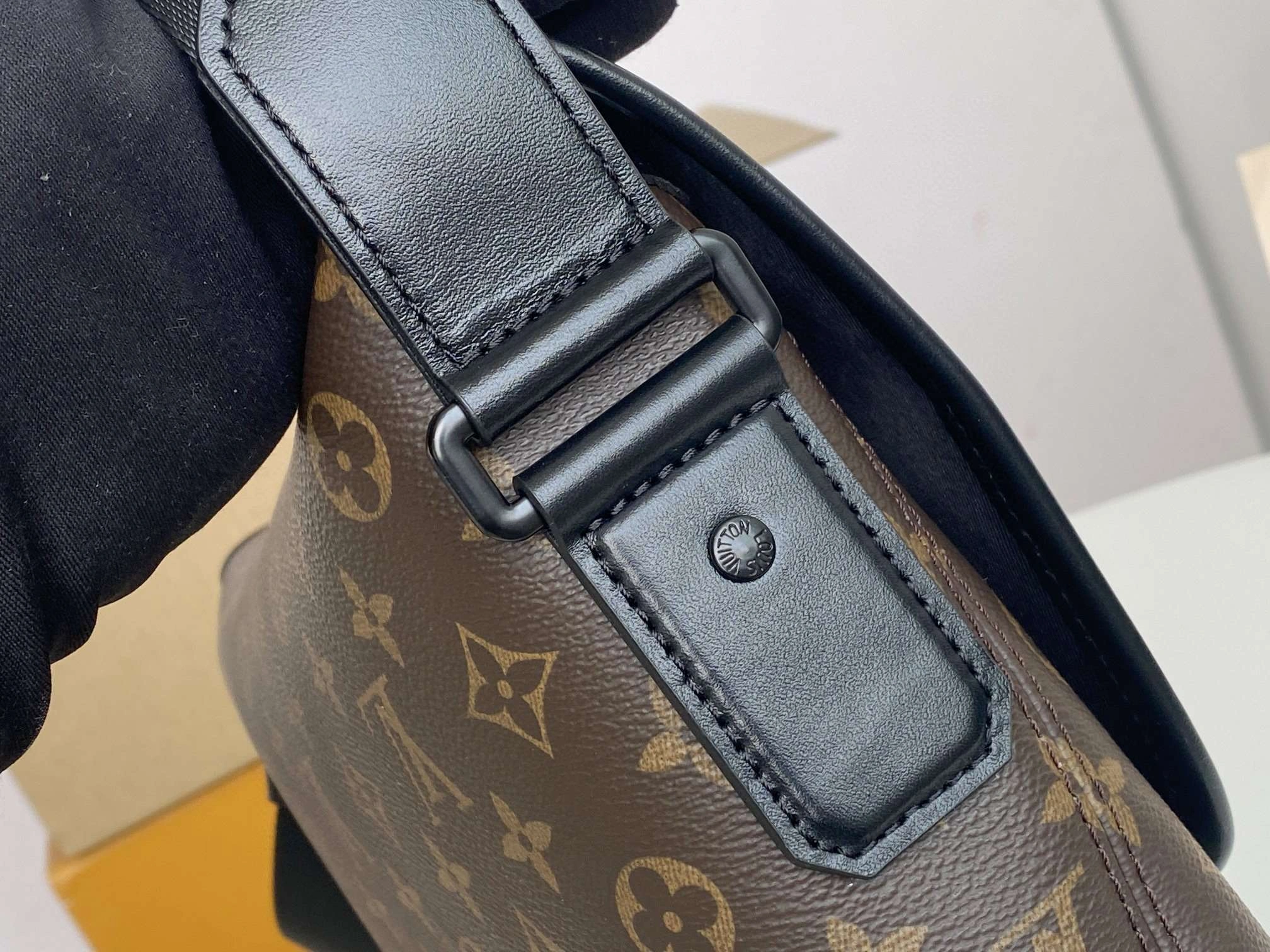 *Air-- M45557 cowhide item : A-B340G2821