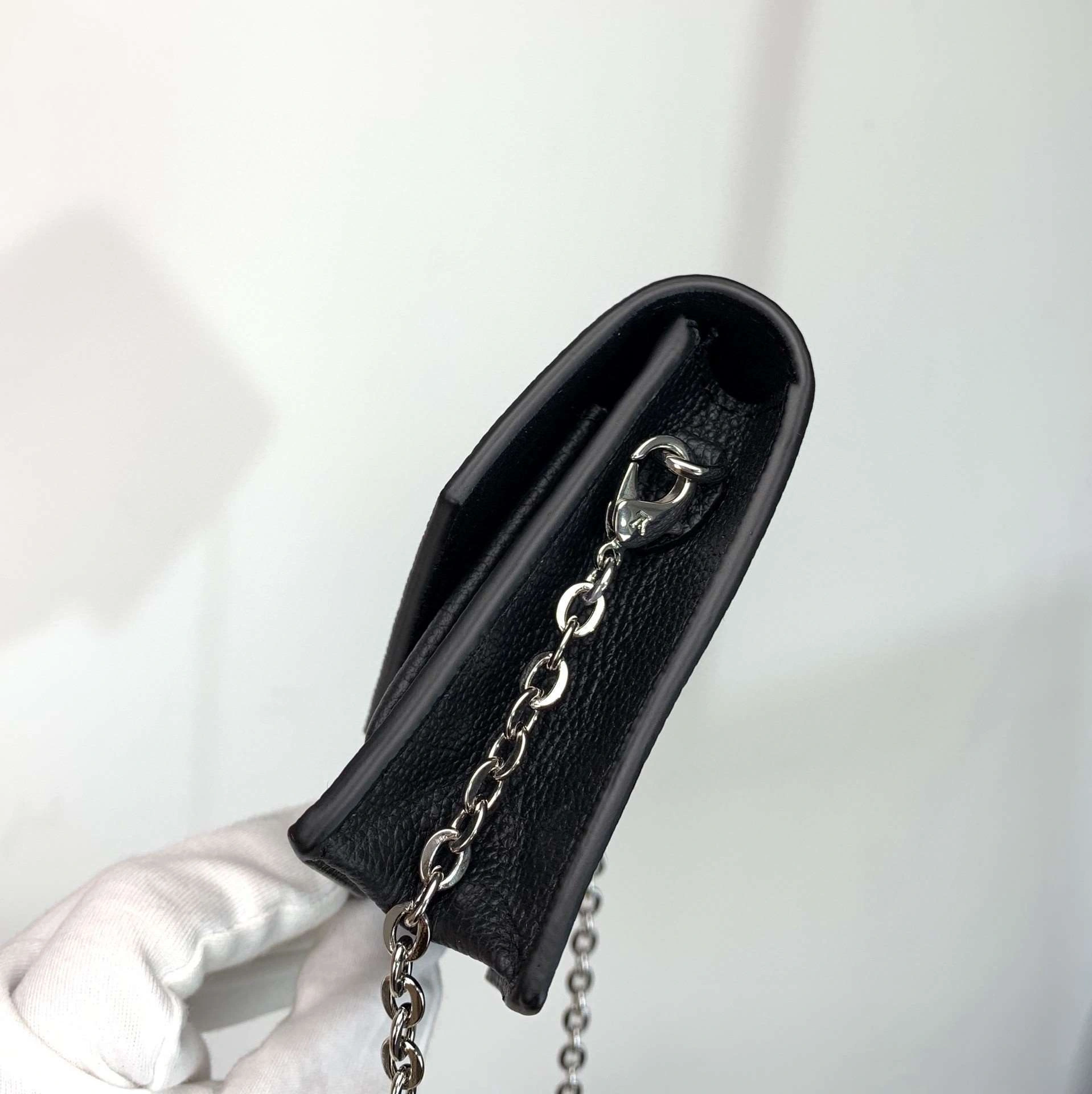 &*Air-- M69183 Calfskin item : A-B040G2935