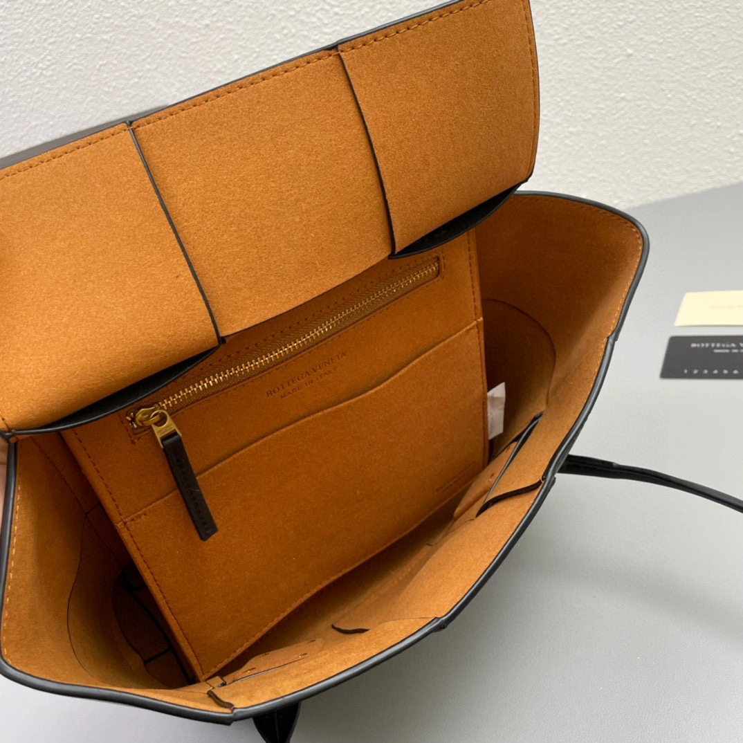 Air- 575943-VMAP1-1229 THE ARCO cowhide item：BT-B225J1805C