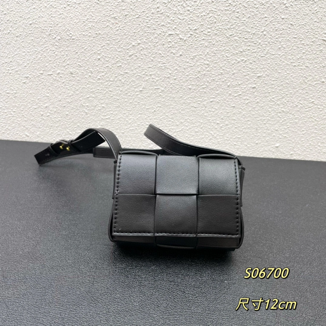 Air- 666688-VMAY1-8425 Mini cassette Bag cowhide item：BT-B225J1807C