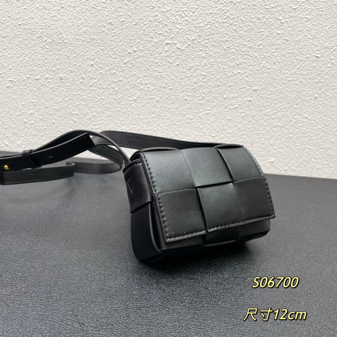 Air- 666688-VMAY1-8425 Mini cassette Bag cowhide item：BT-B225J1807C